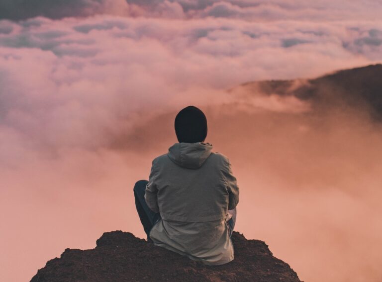 julie-lacrampe-psychologue-je-vais-plutot-bien-mais-quelque-chose-ne-va-pas